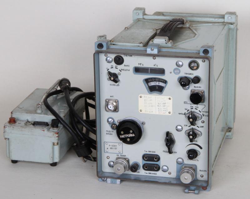 Funkempfänger russisch / NVA,  R-323M, Р-323М