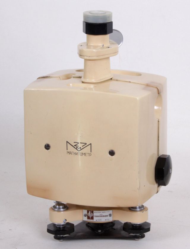 Magnetometer, Erdmagnetische Vertikalfeldwaage M-27M, russ. М-27М