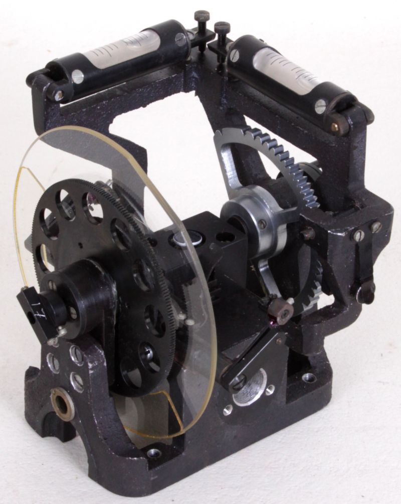 Magnetometer, Erdmagnetische Vertikalfeldwaage M-27M, russ. М-27М