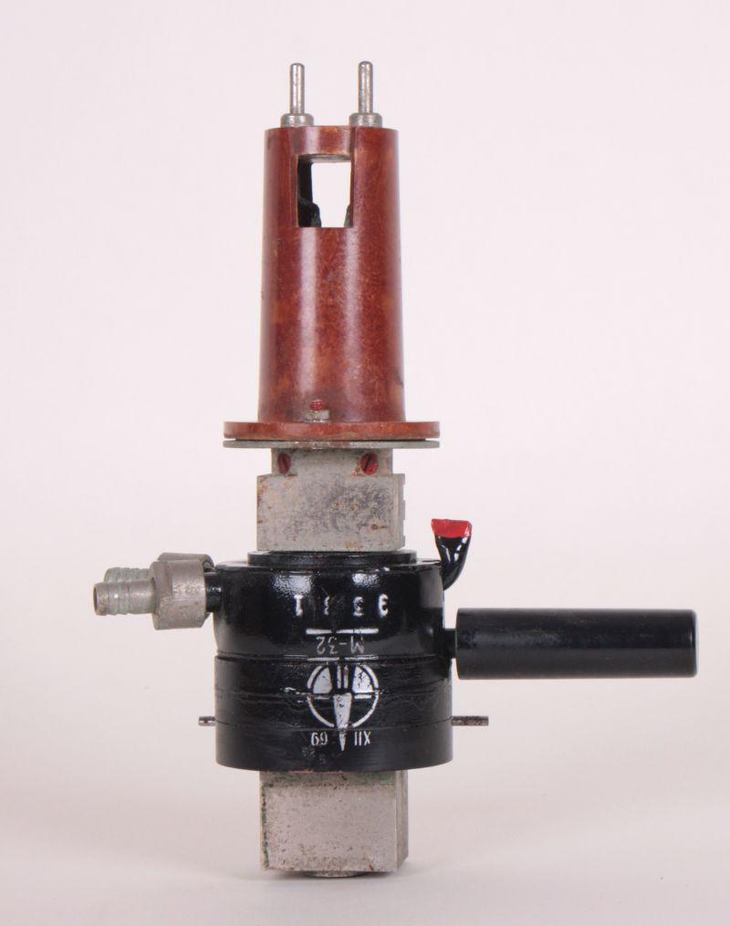 russisches Magnetron, Dauerstrichmagnetron M-32, russisch М-32