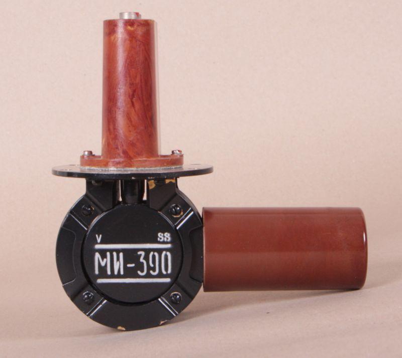 russisches Magnetron MI-390, russisch МИ-390