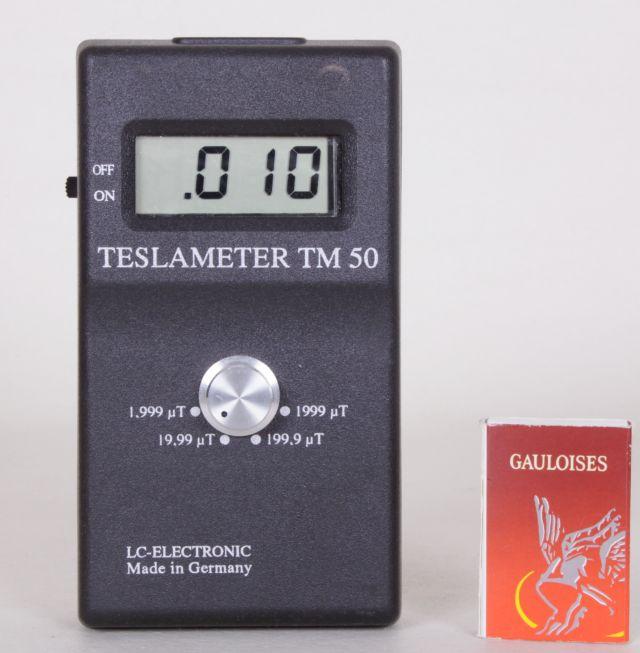 Teslameter TM50, LC-Electronic, μT-Messungen.