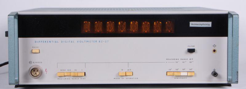 Differential-Digital-Voltmeter W2-27, V2-27,  russische Bezeichnung вольтметр  В2-27 