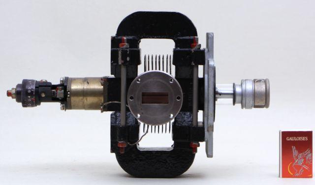 russisches Magnetron   MI-126M, russisch МИ-126М