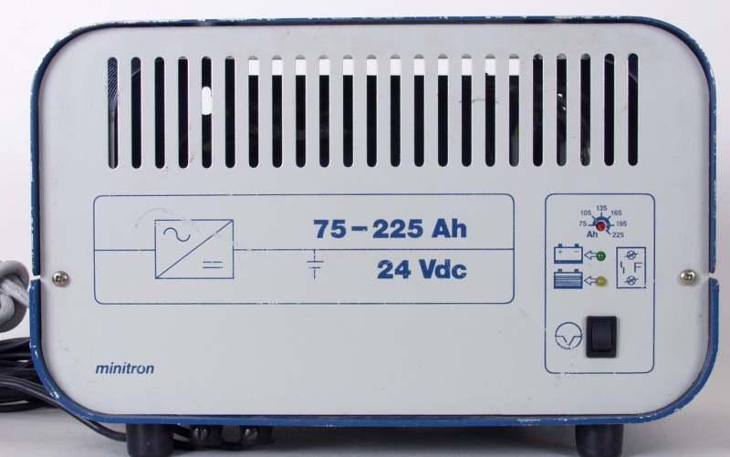 Ladegerät Minitron 24V 17A, EI 105-140/55 69565a