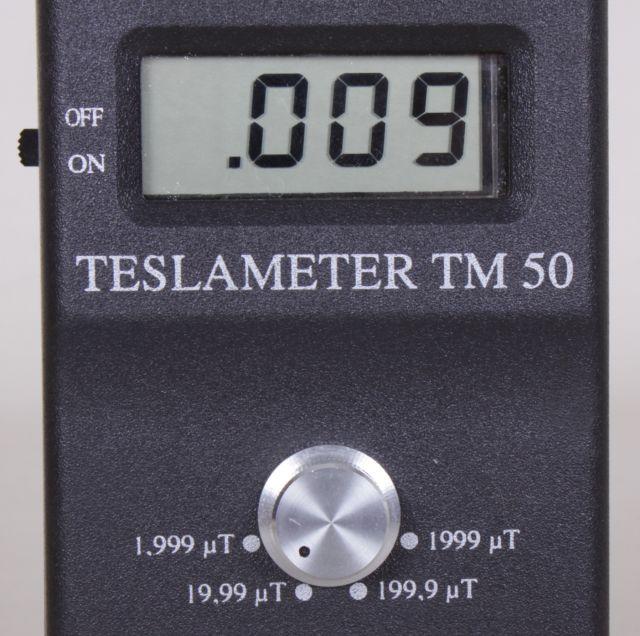 Teslameter TM50, LC-Electronic, μT-Messungen.