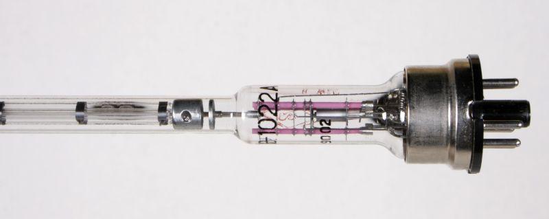 Wanderfeldröhre UW-1022B, UV-1022A, УВ-1022А