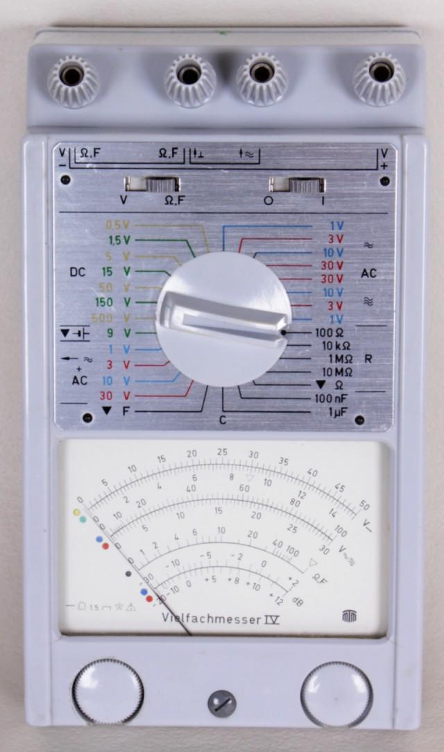 VM4 Vielfachmesser, analoges Multimeter