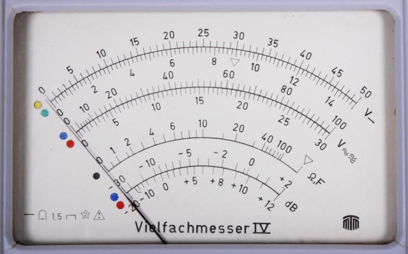 VM4 Vielfachmesser, analoges Multimeter