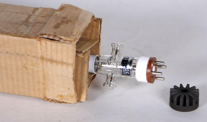 Wanderfeldröhre UV1027, TWT, UV-1027, УВ-1027,