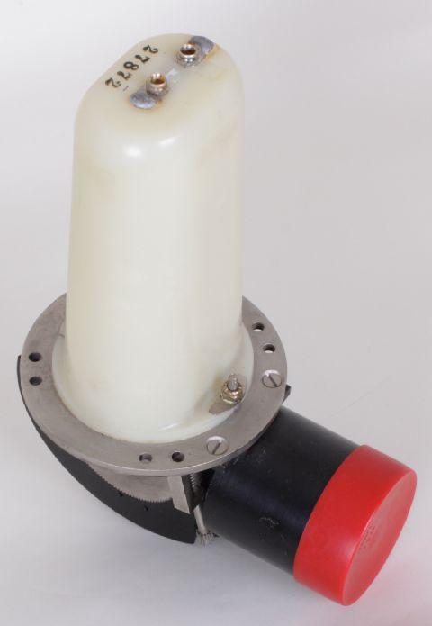 5586 Amperex Magnetron, S-Band, 2,7-2,9GHz